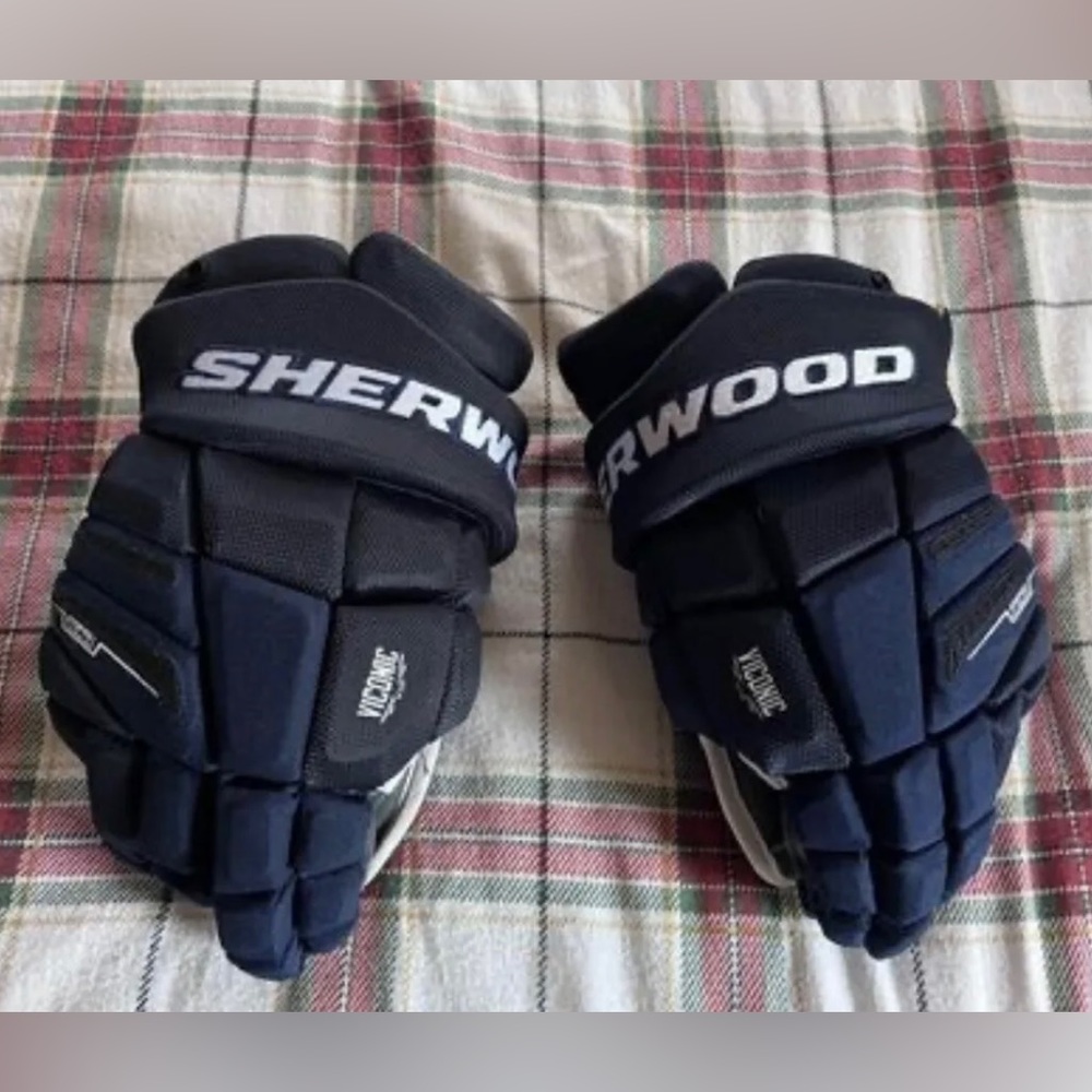 Hockey Gloves; Sherwood Rekker Element One; Flex-Thume BRAND NEW